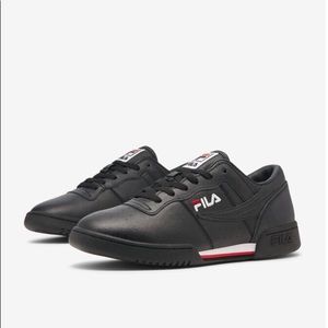 All Black FiLa
